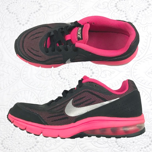 hot pink and black nikes womens